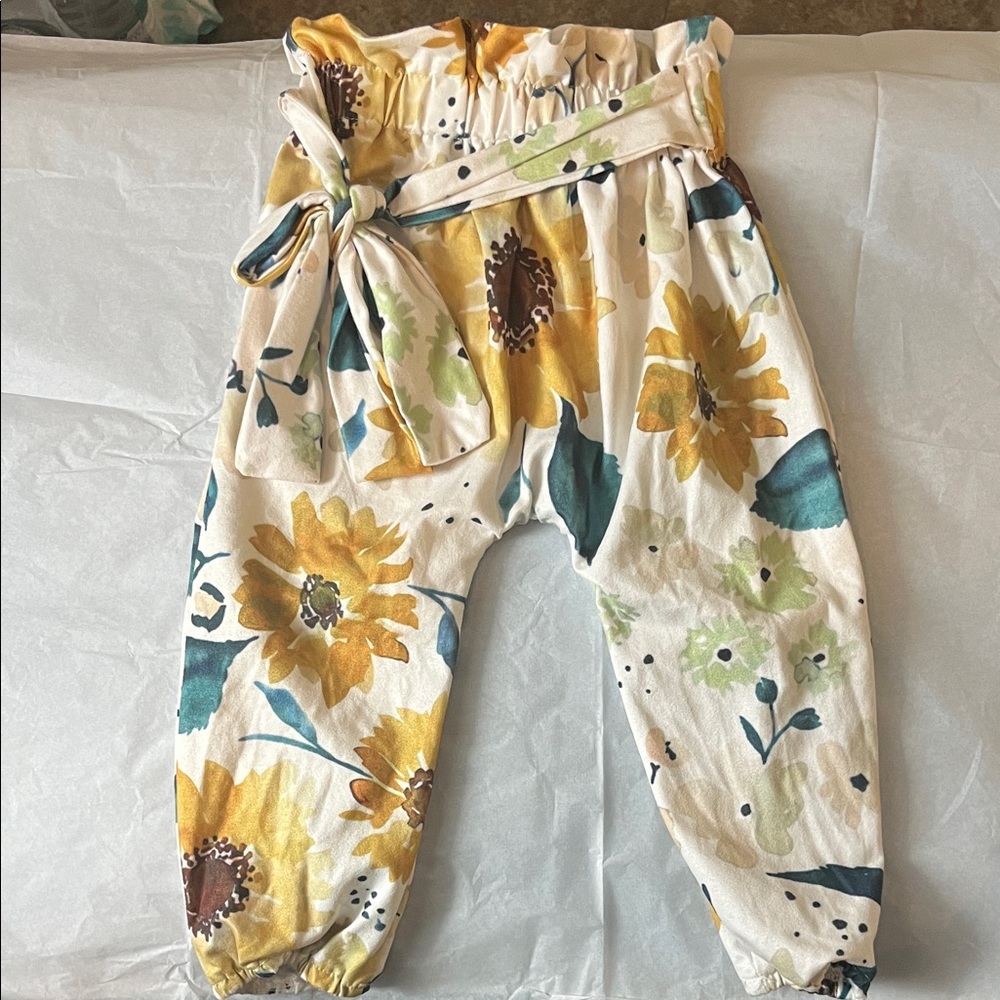 SHEIN Kids Floral Print Bottoms with Belt - Yellow and Green